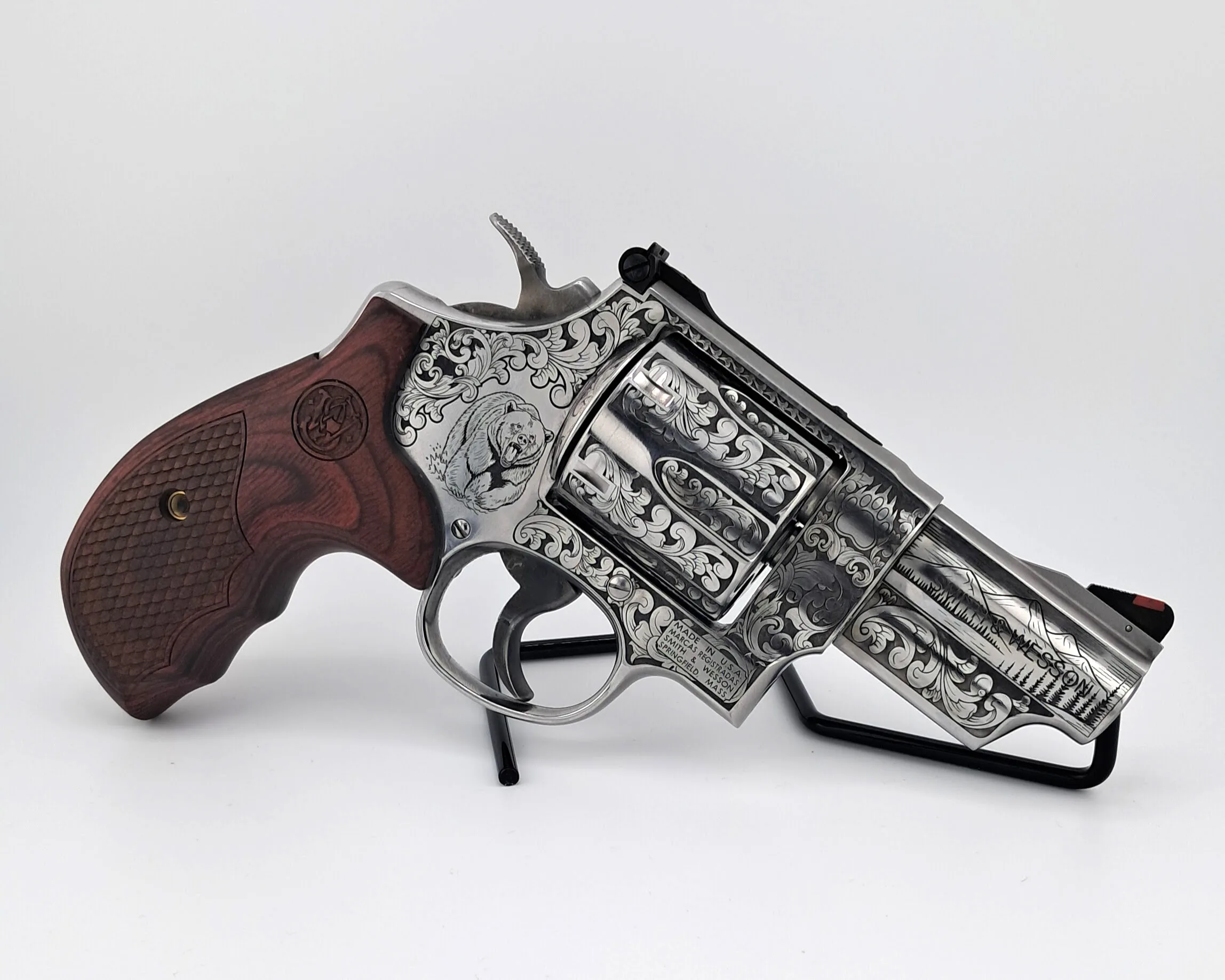 Smith & Wesson (S&W) 629 Deluxe STS Alaskan Grizzly Engraved
